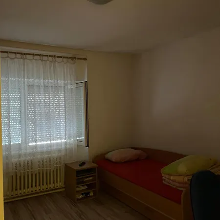 Kuca Za Exit *